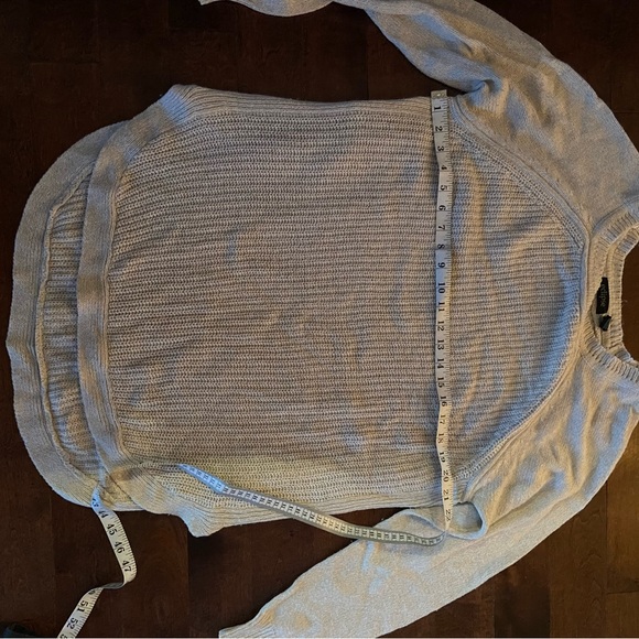 Cozy Knit Women's Sweater - Light Gray - Picture 3 of 3